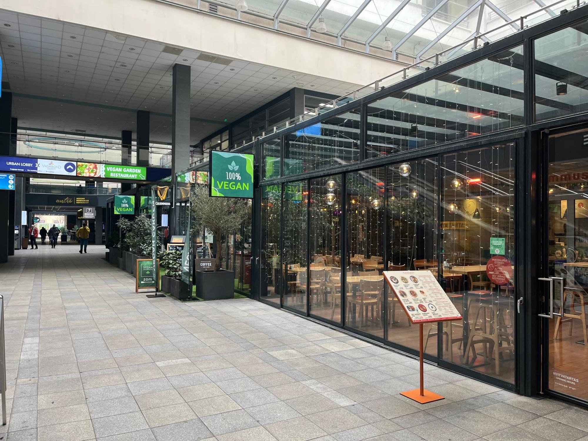 Bp-Est Cp Studio Budapest Exterior photo
